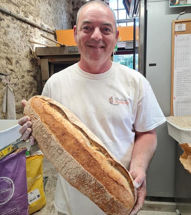 Tony, artisan boulanger patissier à Mouchamps St Prouant à côté des Herbiers et Chantonnay